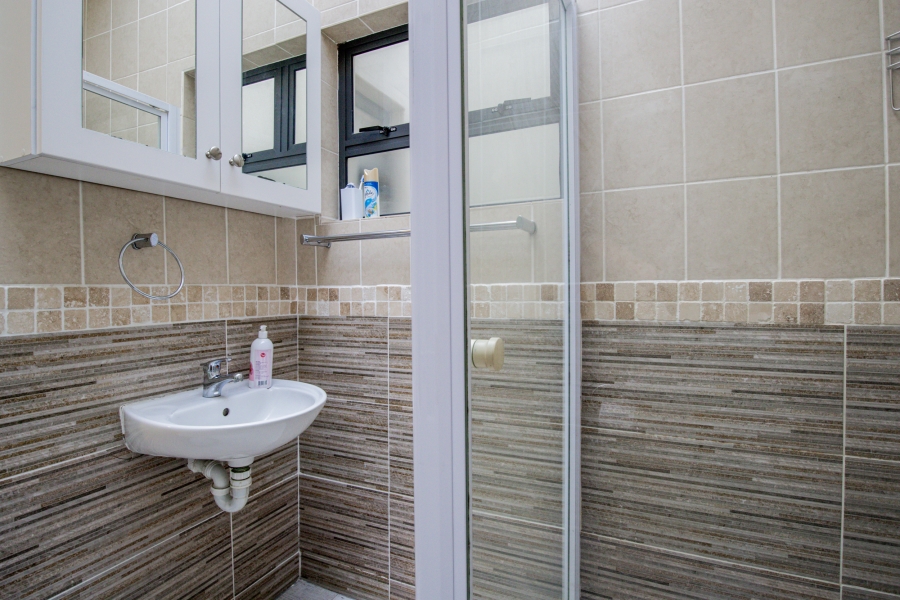 To Let 2 Bedroom Property for Rent in Rondebosch Western Cape